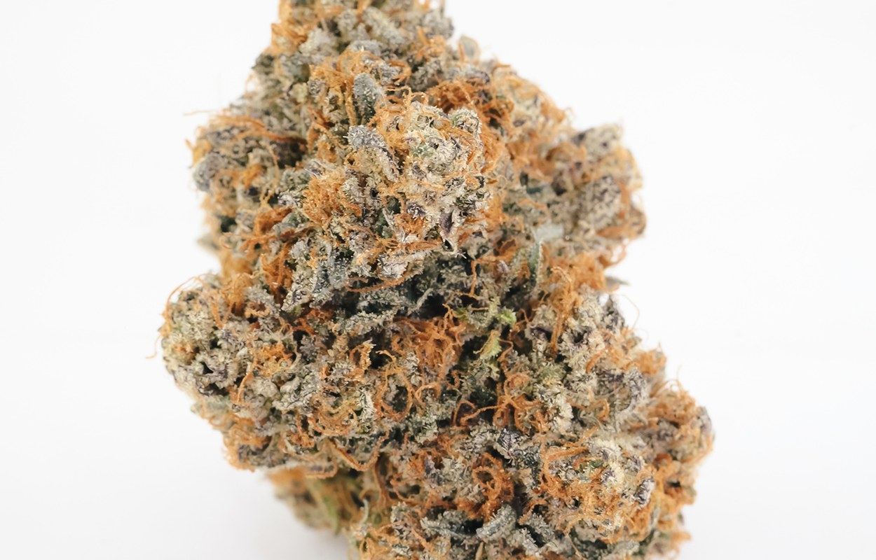 Sanidad descarta regular el uso adulto del cannabis en España