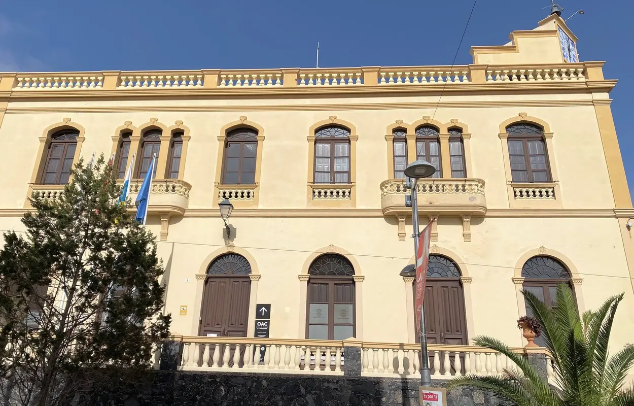 Ayuntamiento de Adeje en la calle Grande