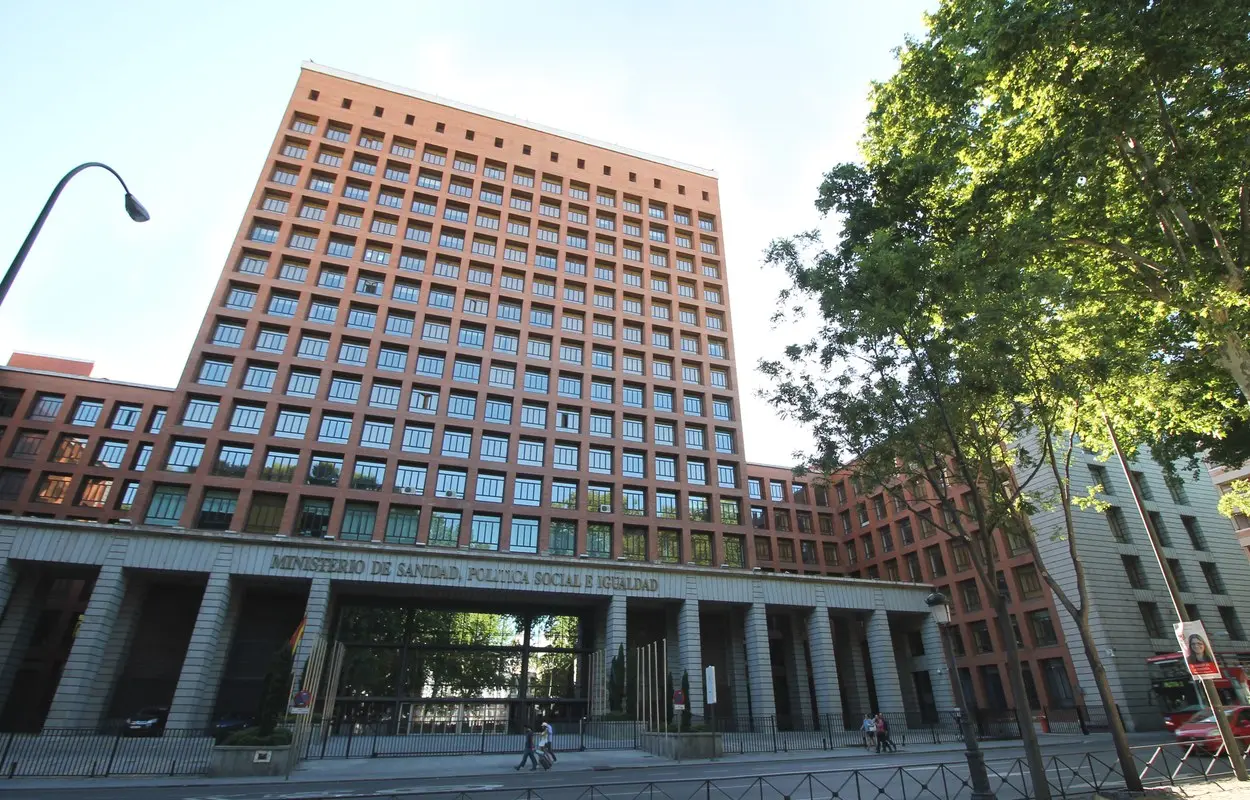 Fachada del Ministerio de Sanidad en Madrid